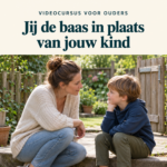 Videocursus voor ouders: Jij de baas in plaats van jouw kind. Ouder en kind in gesprek bij een tuinhek.